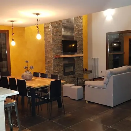 La Puerta Del Rio Lobos Holiday home *