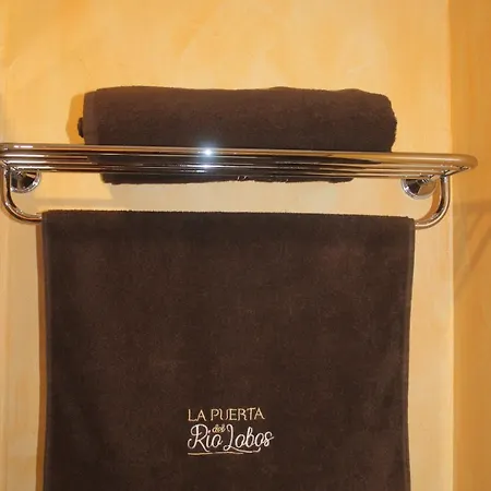 Ferienhaus La Puerta Del Rio Lobos *