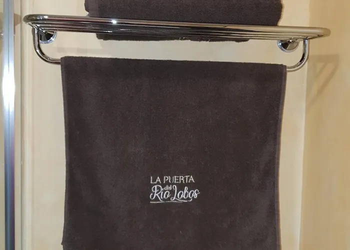 펜션 La Puerta Del Rio Lobos *